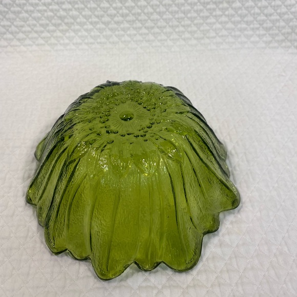 Green Sunflower Dish - Picture 5 of 5